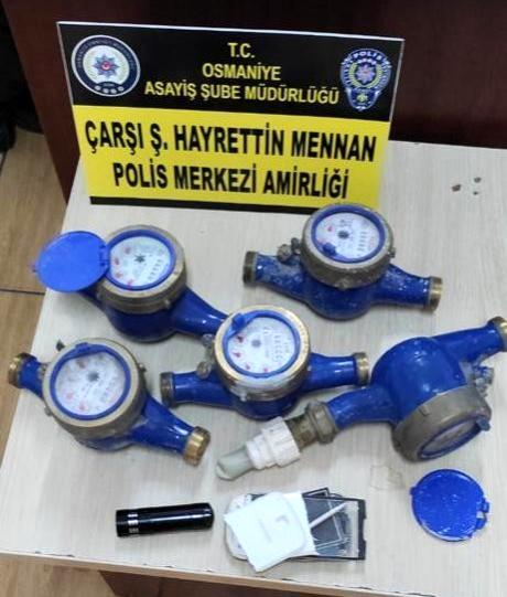 Çalıntı motosikletle su sayacı çalan zanlı tutuklandı